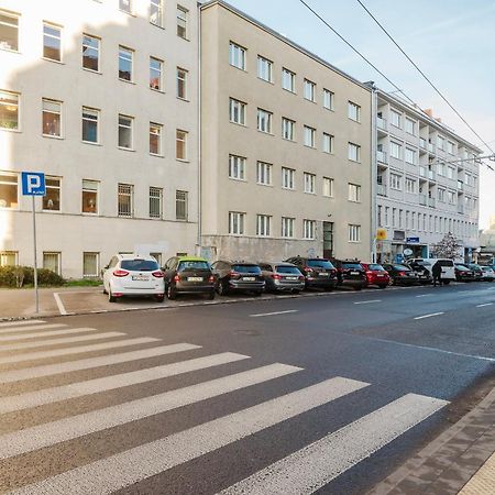 Hala Hostel - Pokoje Na Wylacznosc Tuz Przy Dworcu Gdynia Extérieur photo