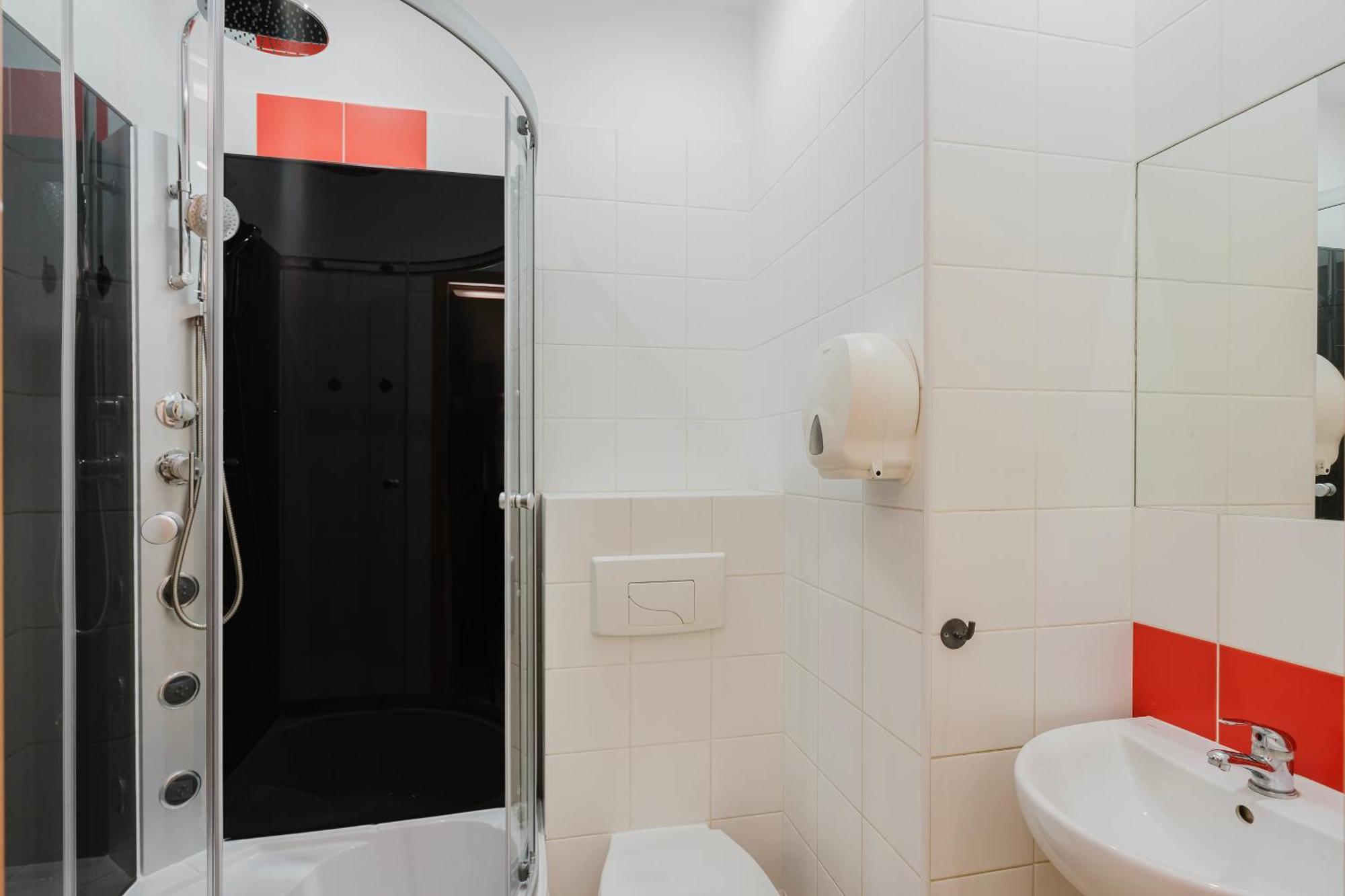 Hala Hostel - Pokoje Na Wylacznosc Tuz Przy Dworcu Gdynia Extérieur photo