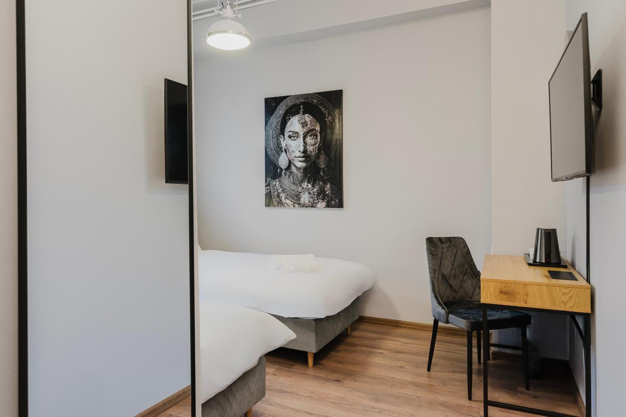 Hala Hostel - Pokoje Na Wylacznosc Tuz Przy Dworcu Gdynia Extérieur photo