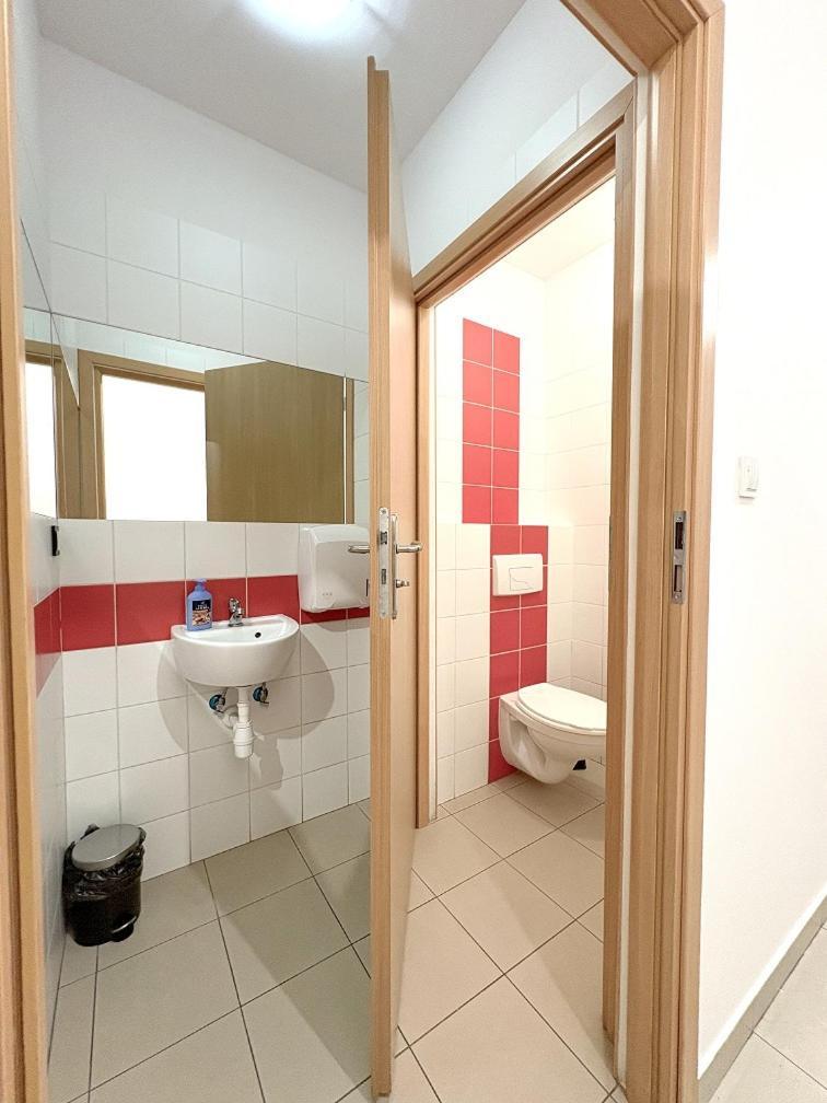 Hala Hostel - Pokoje Na Wylacznosc Tuz Przy Dworcu Gdynia Extérieur photo