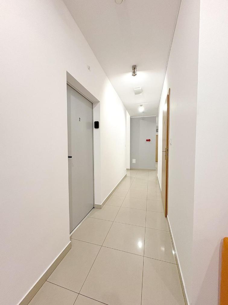 Hala Hostel - Pokoje Na Wylacznosc Tuz Przy Dworcu Gdynia Extérieur photo