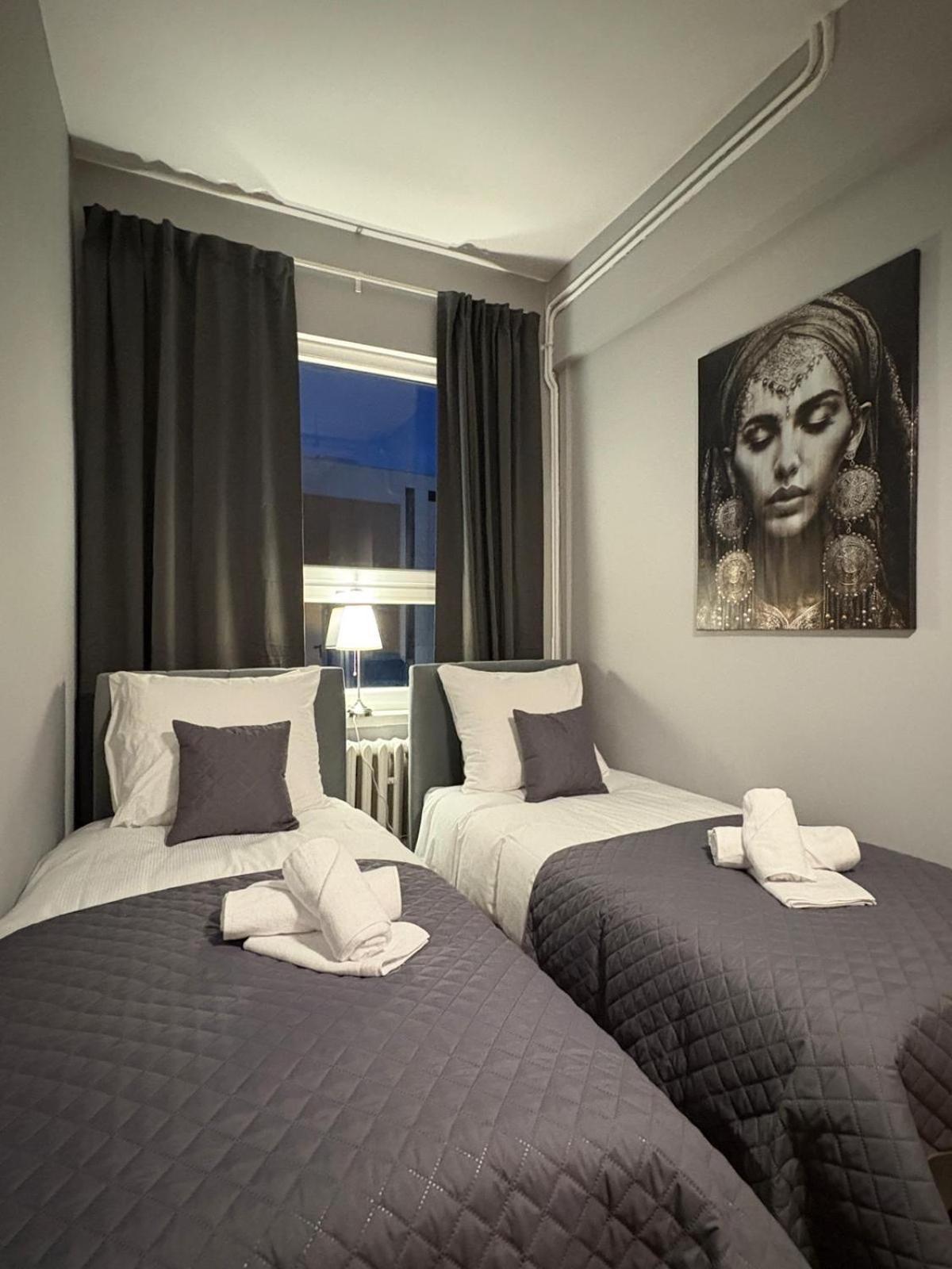 Hala Hostel - Pokoje Na Wylacznosc Tuz Przy Dworcu Gdynia Extérieur photo