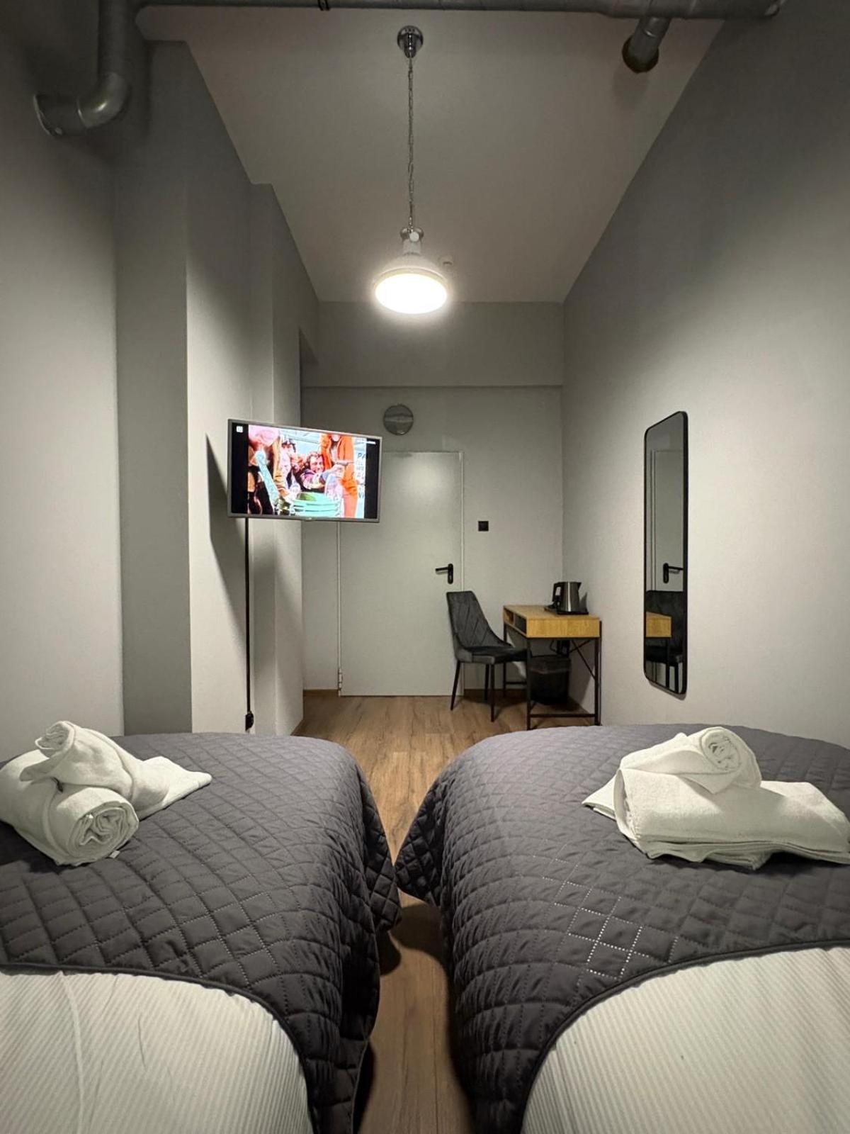 Hala Hostel - Pokoje Na Wylacznosc Tuz Przy Dworcu Gdynia Extérieur photo