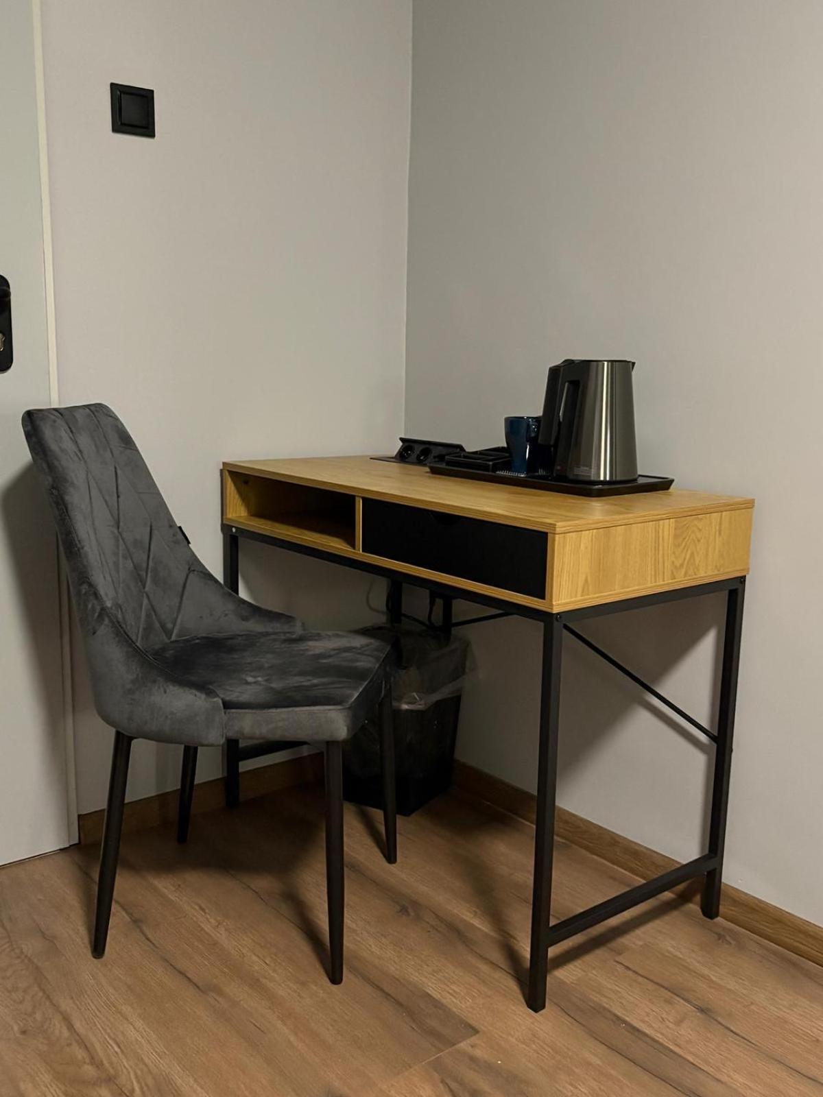 Hala Hostel - Pokoje Na Wylacznosc Tuz Przy Dworcu Gdynia Extérieur photo